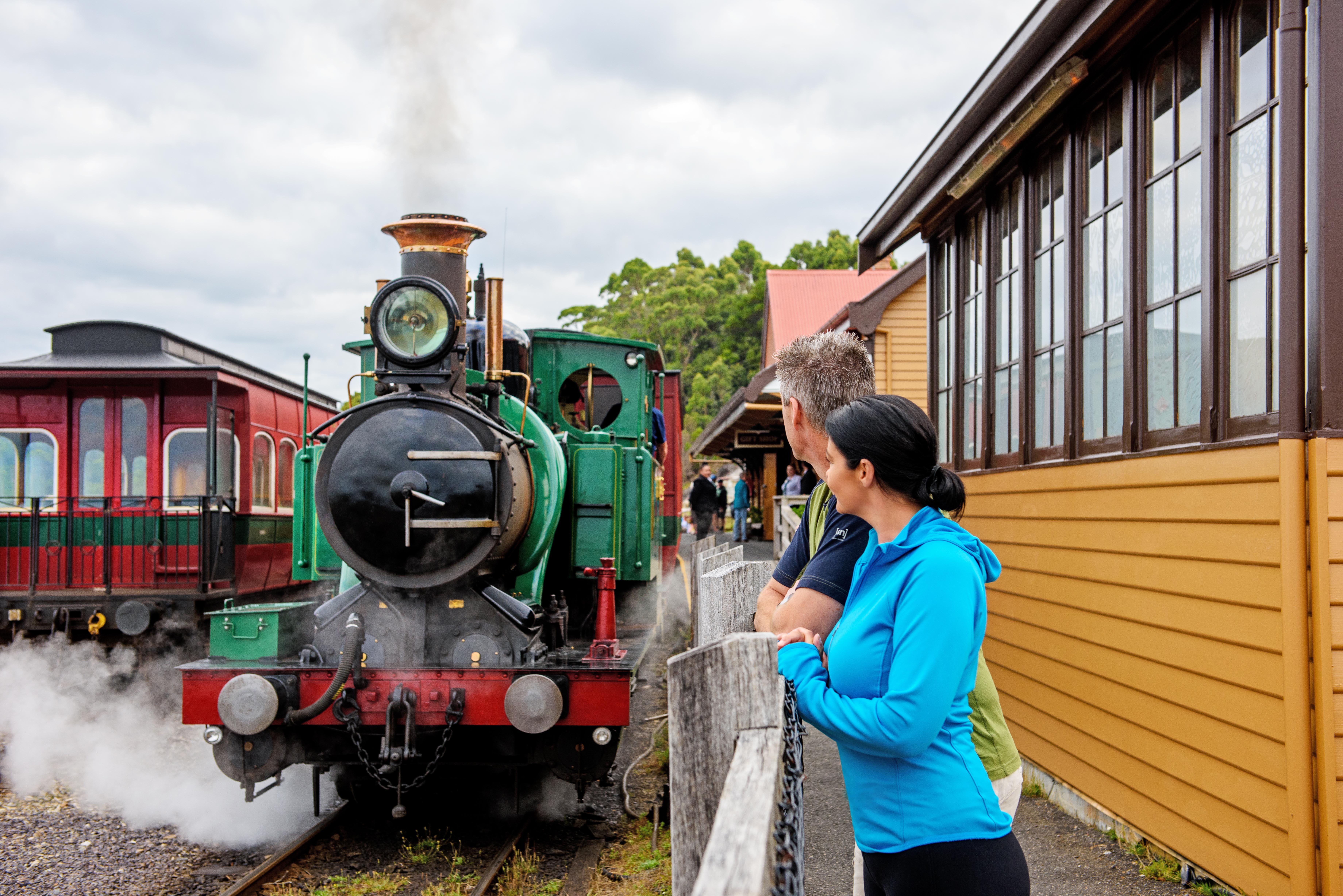 Strahan Village Bagian luar foto
